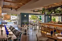 Thumbnail Pier Sixty-Six Resort