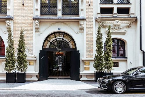 Sax Paris LXR Hotels