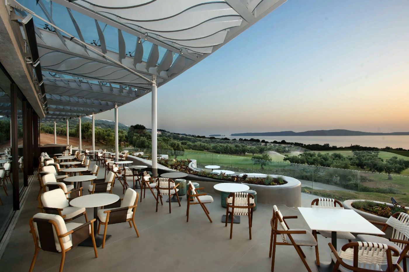 Romanos Costa Navarino