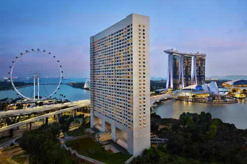 Ritz Carlton Millenia Singapore