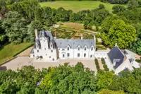Thumbnail Chateau Louise de La Valliere