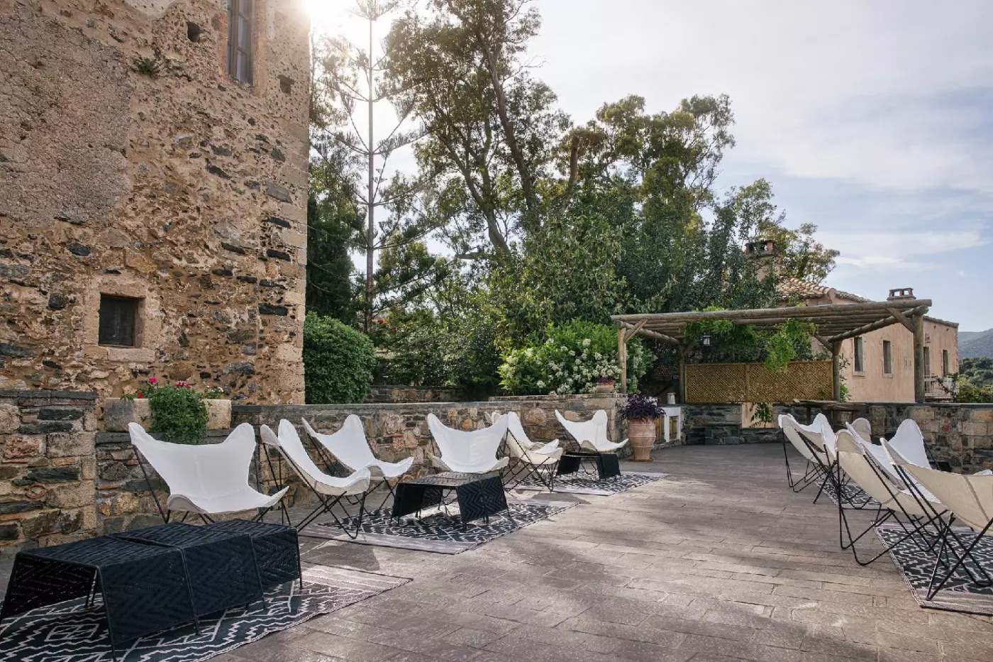 Kinsterna Hotel
