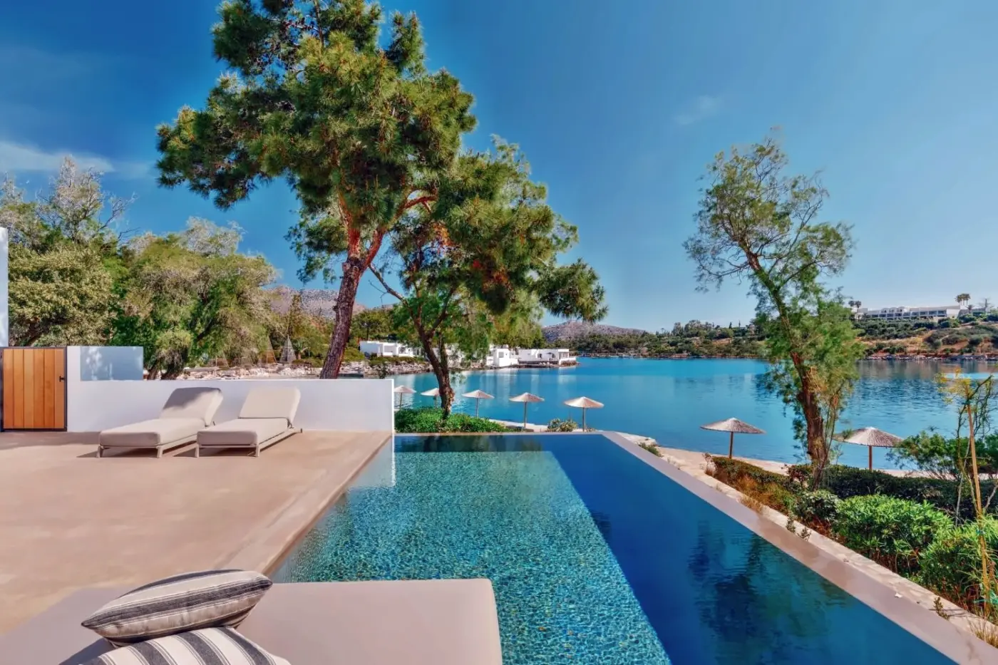 Minos Beach Art Hotel