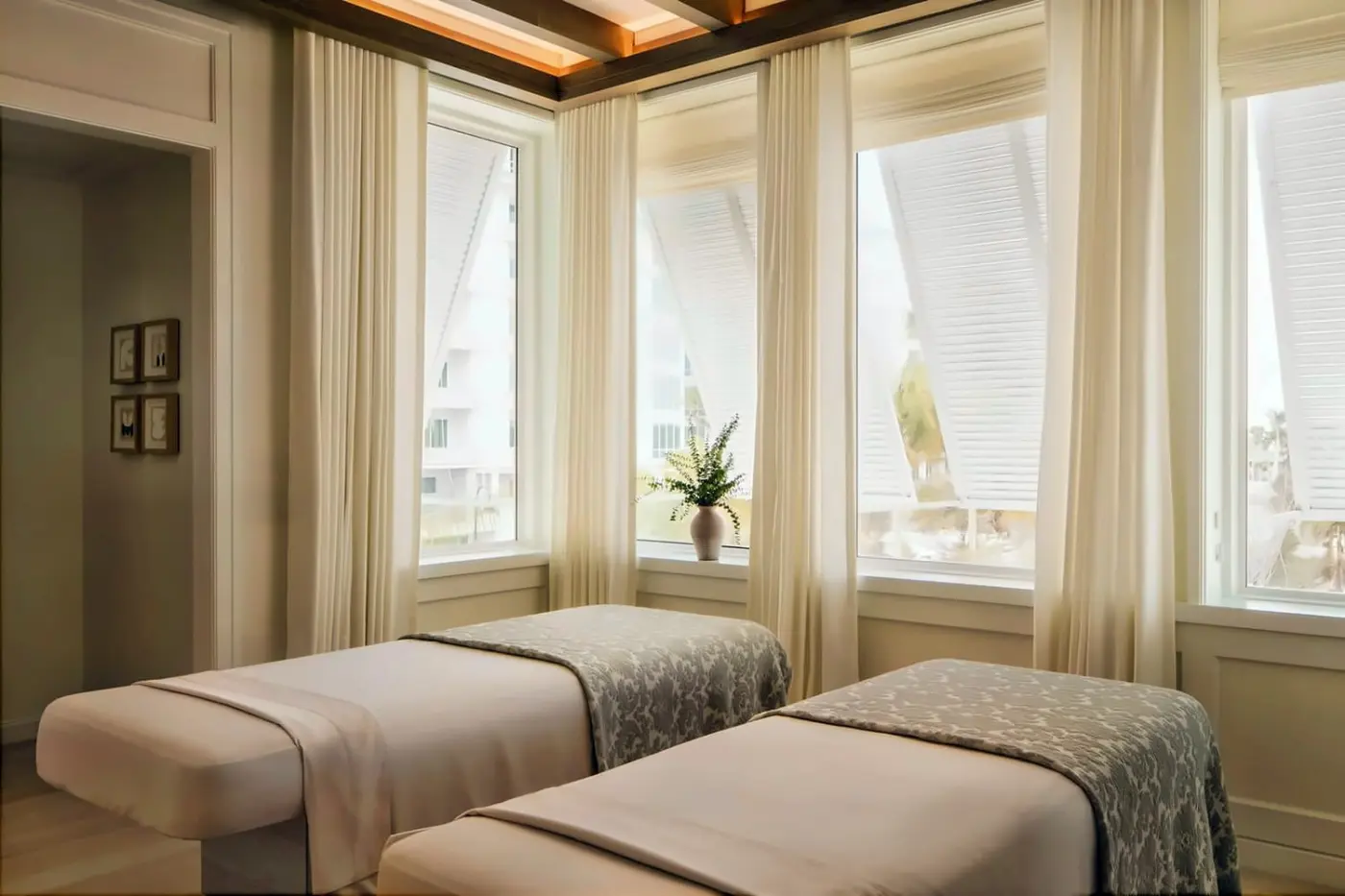 Naples Beach Club, A Four Seasons Resort