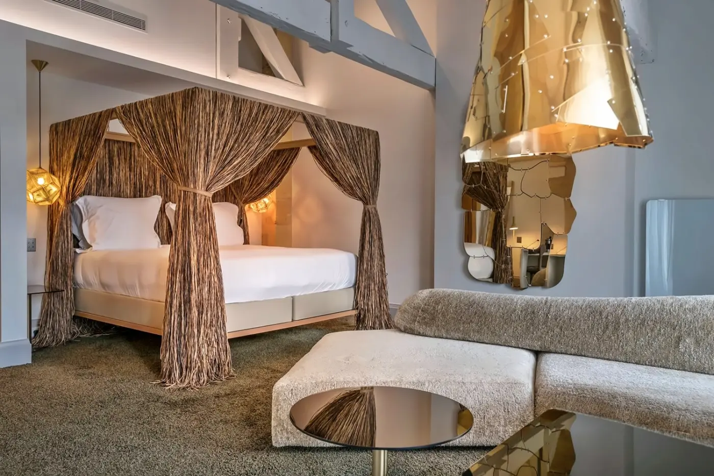 Yndo Hotel