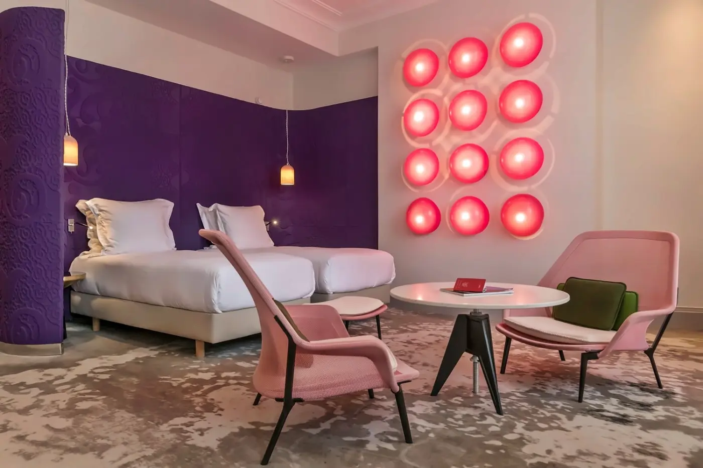 Yndo Hotel