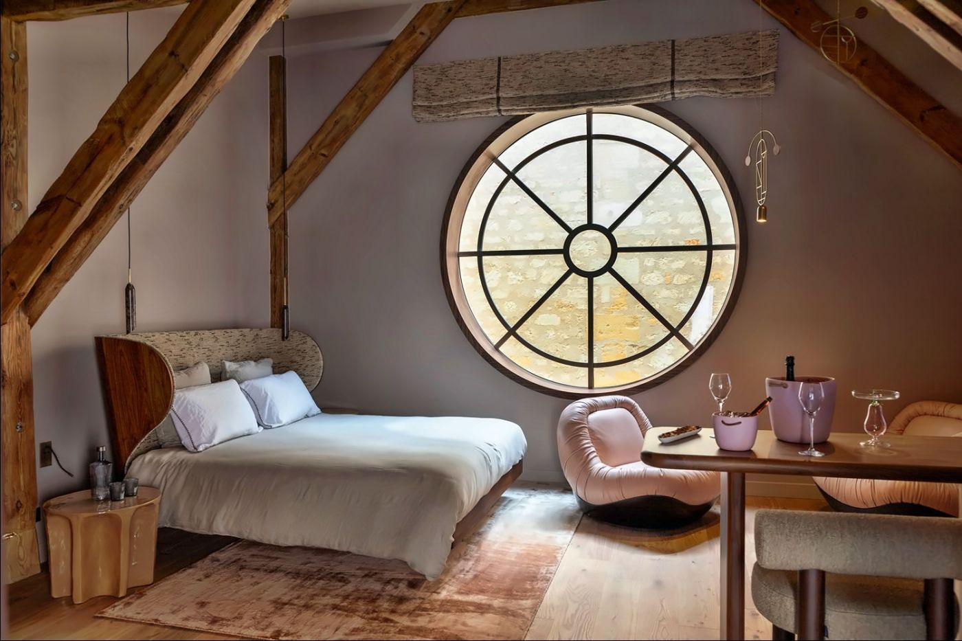 Yndo Hotel