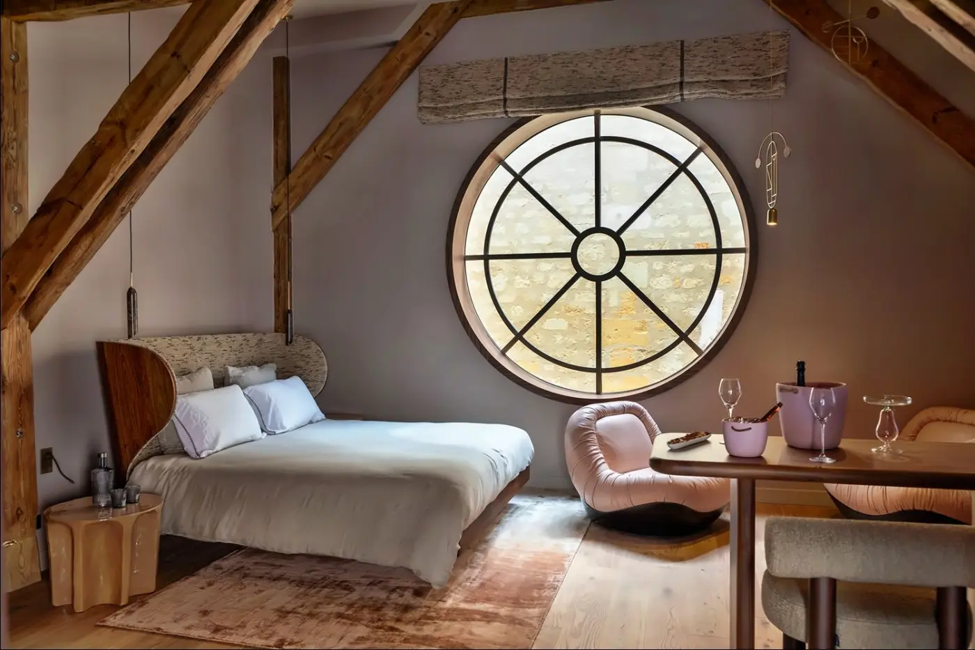 Yndo Hotel