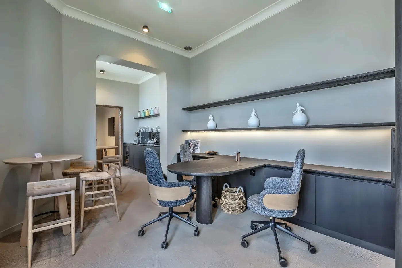 Yndo Hotel