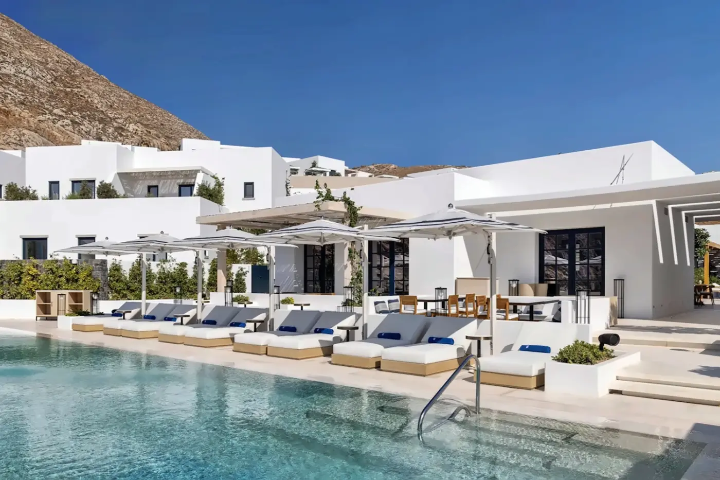 Sandblu Santorini, LXR Hotels & Resorts