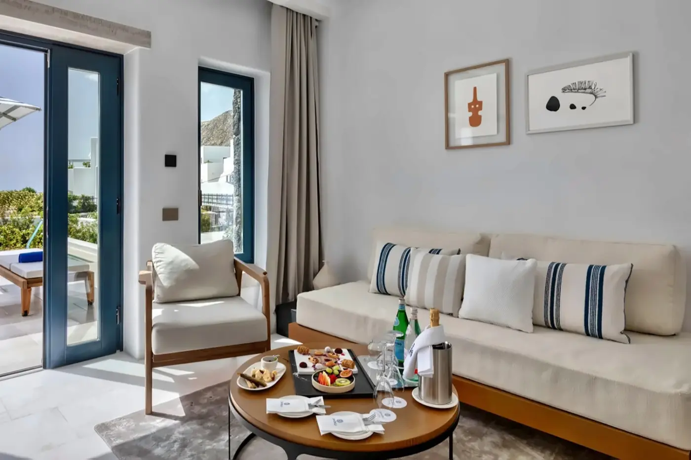 Sandblu Santorini, LXR Hotels & Resorts