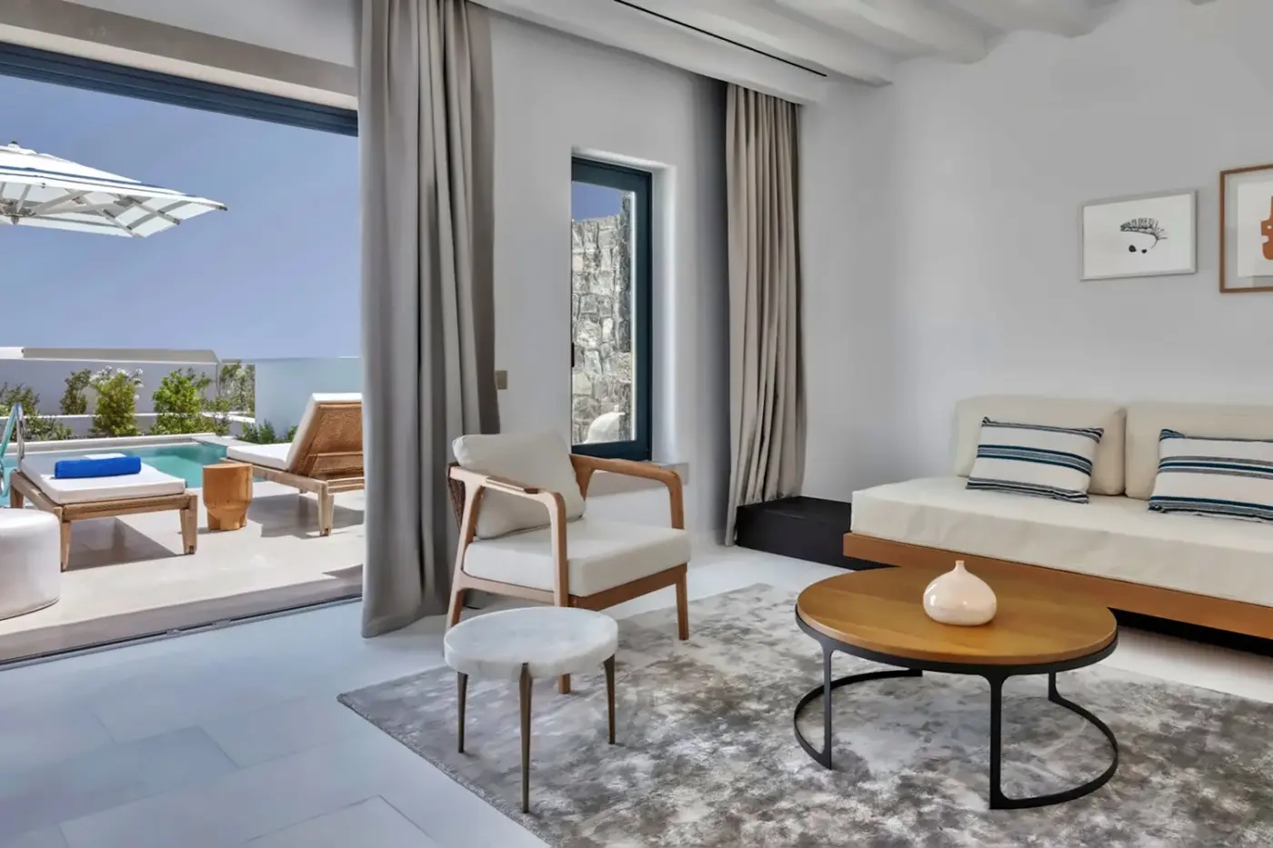 Sandblu Santorini, LXR Hotels & Resorts