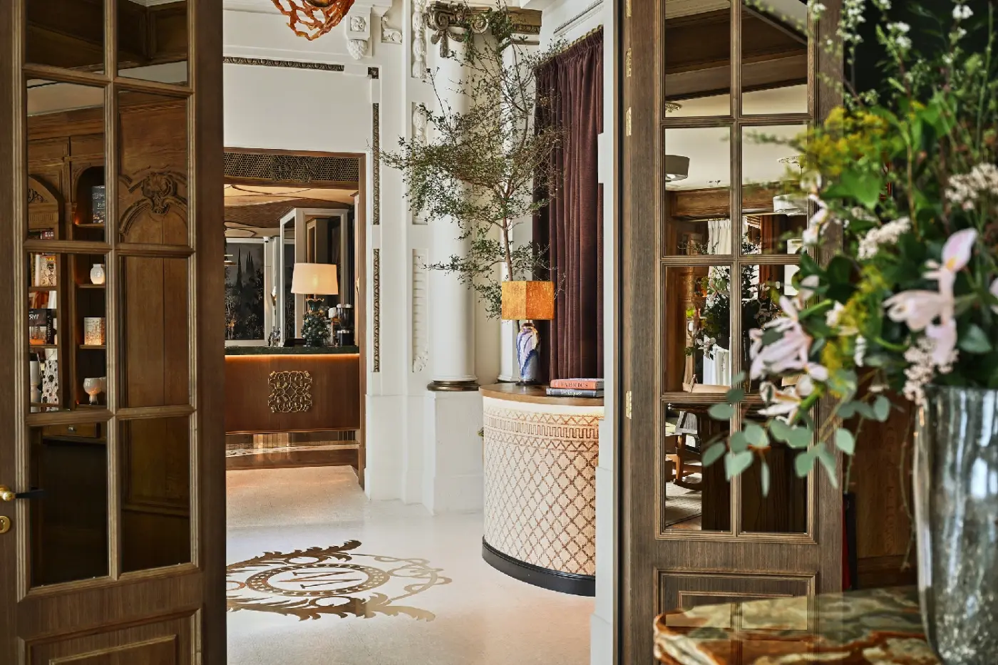 Metropolis Hotel & Club