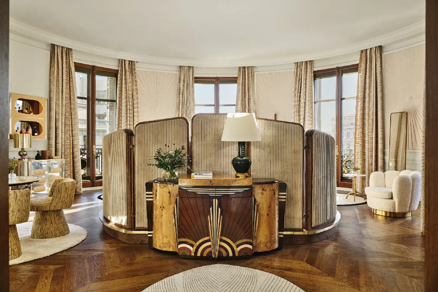 Metropolis Hotel & Club