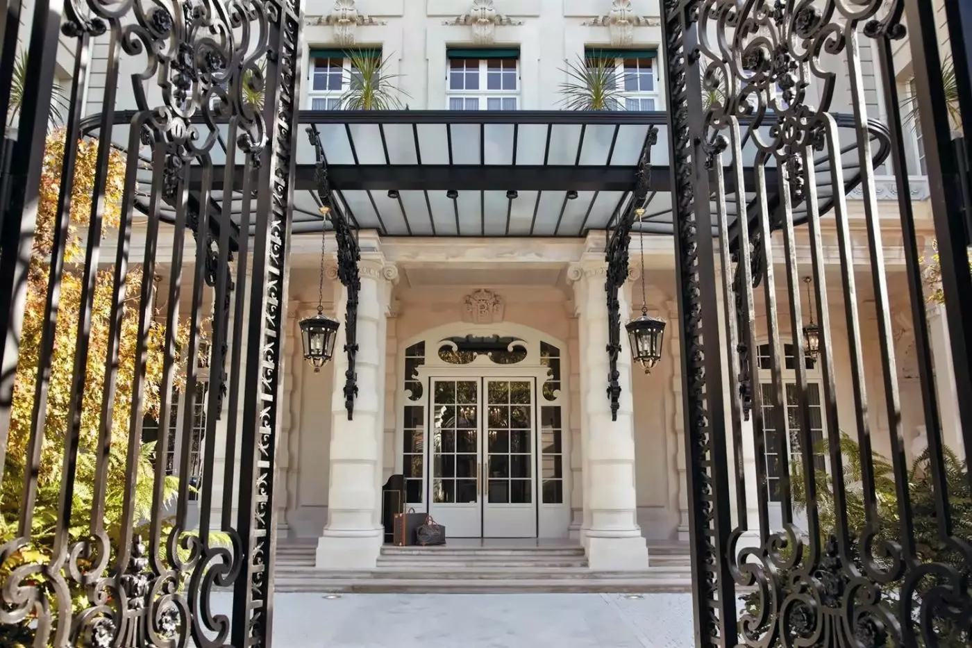 Shangri La Paris