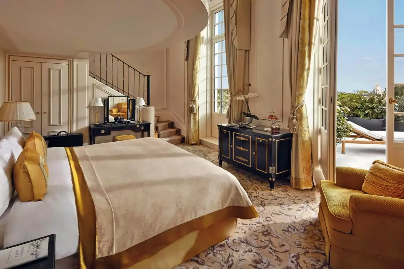 Shangri La Paris