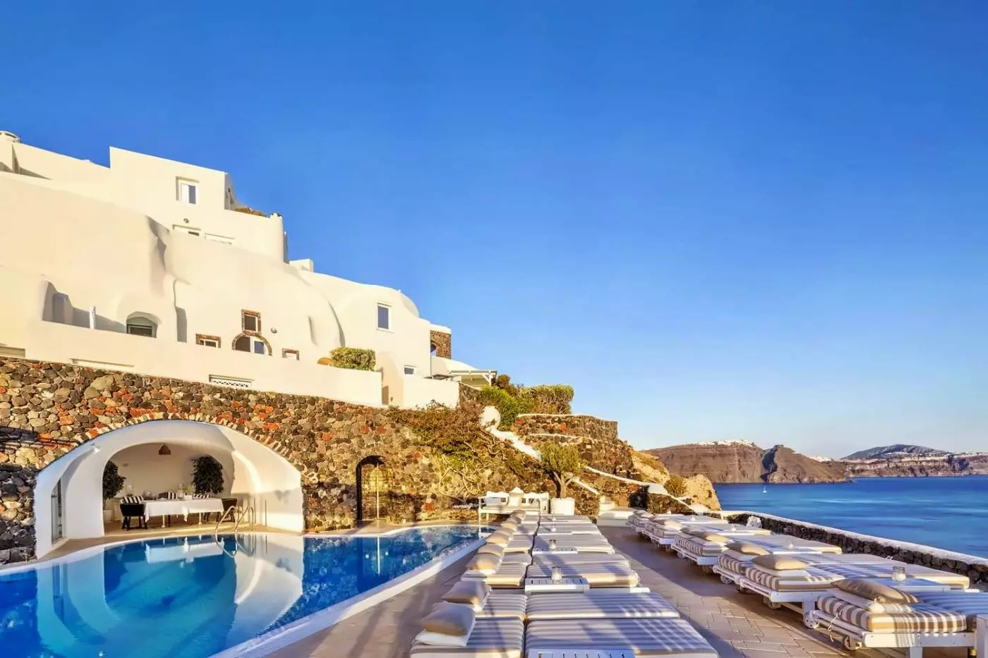 Canaves Oia Suites