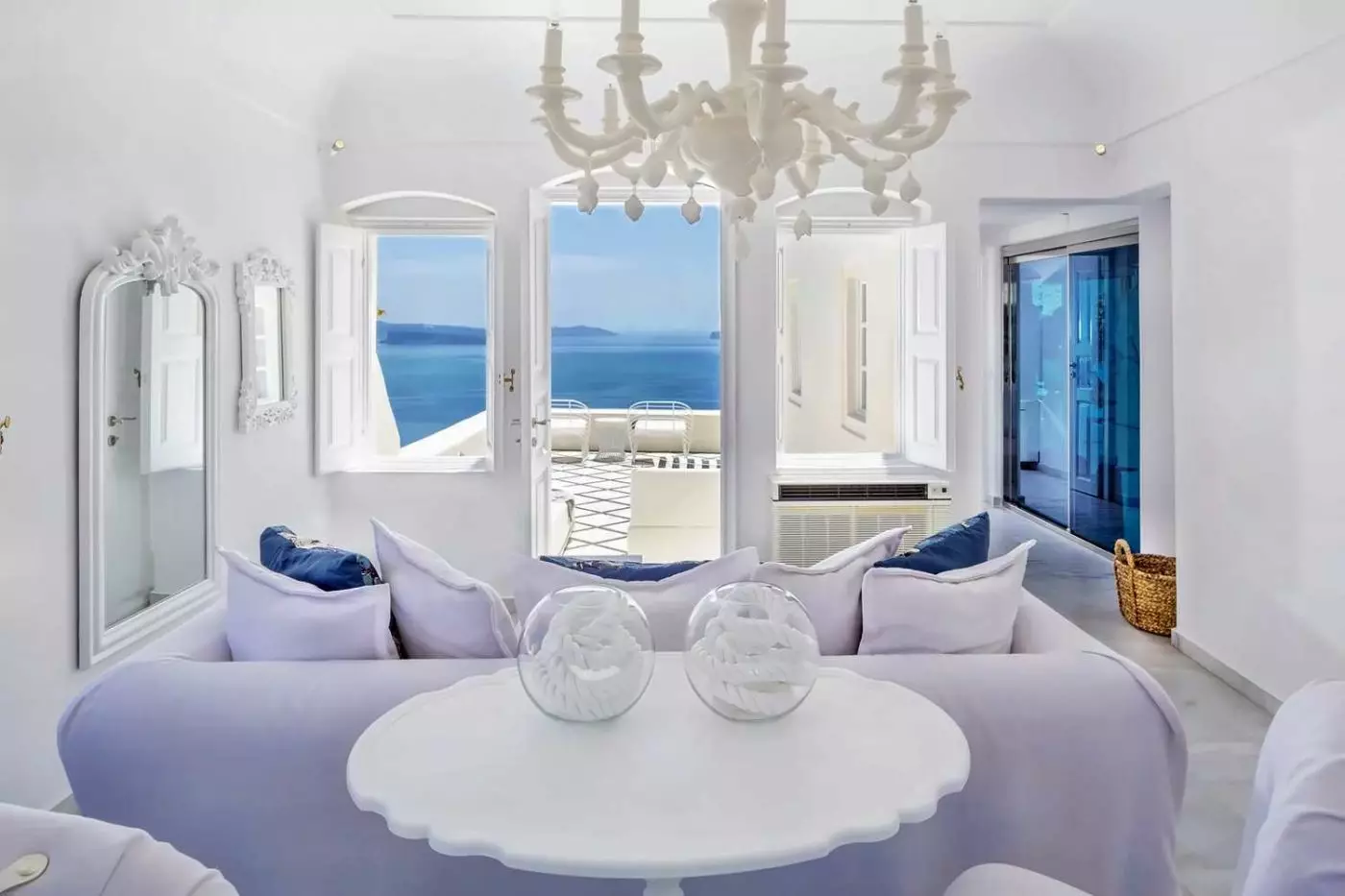 Canaves Oia Suites