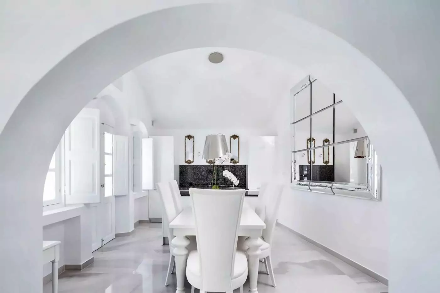 Canaves Oia Suites