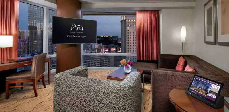Panoramic View Tower Corner Suite