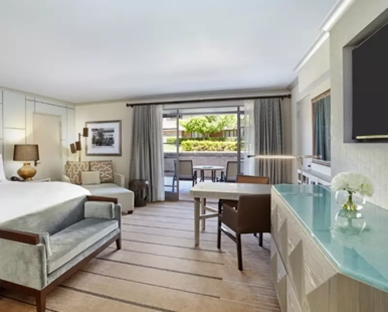 Premier Double Queen Room 