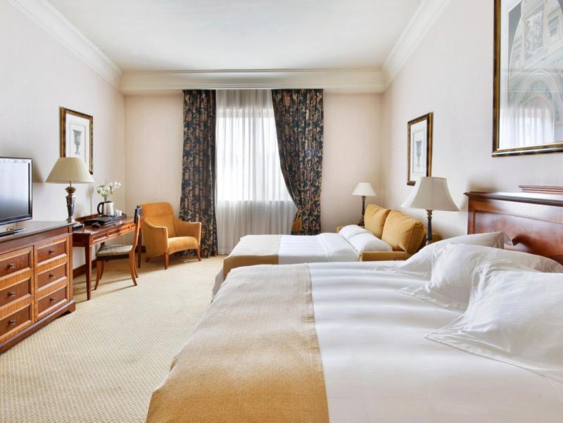 Junior Club Suite