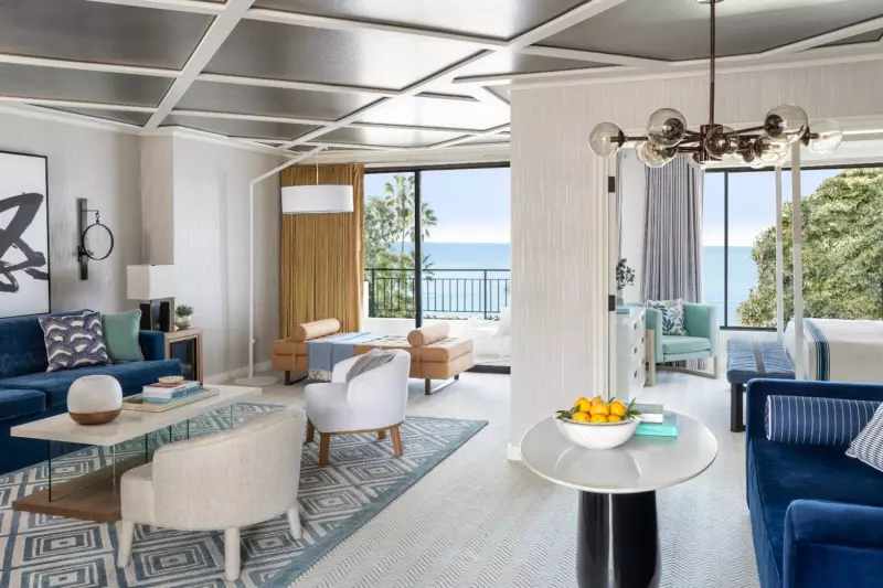 Penthouse Signature Oceanfront Terrace Suite