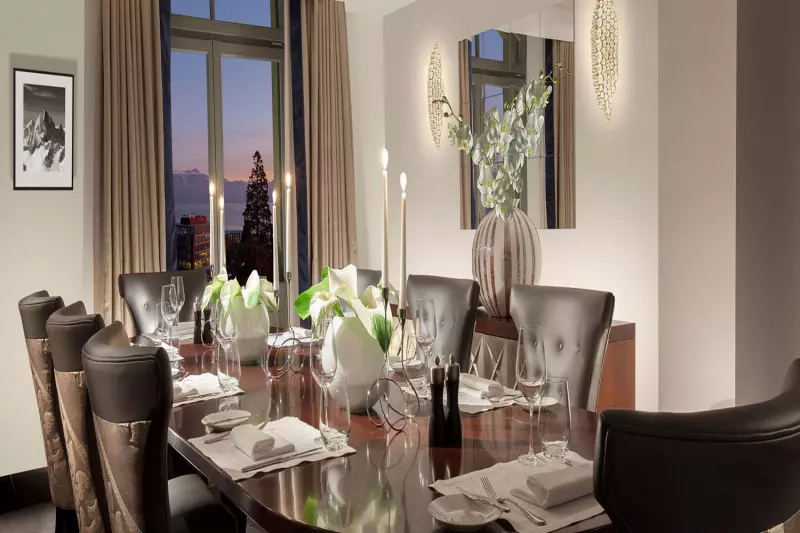 Signature Royal Lake View Suite
