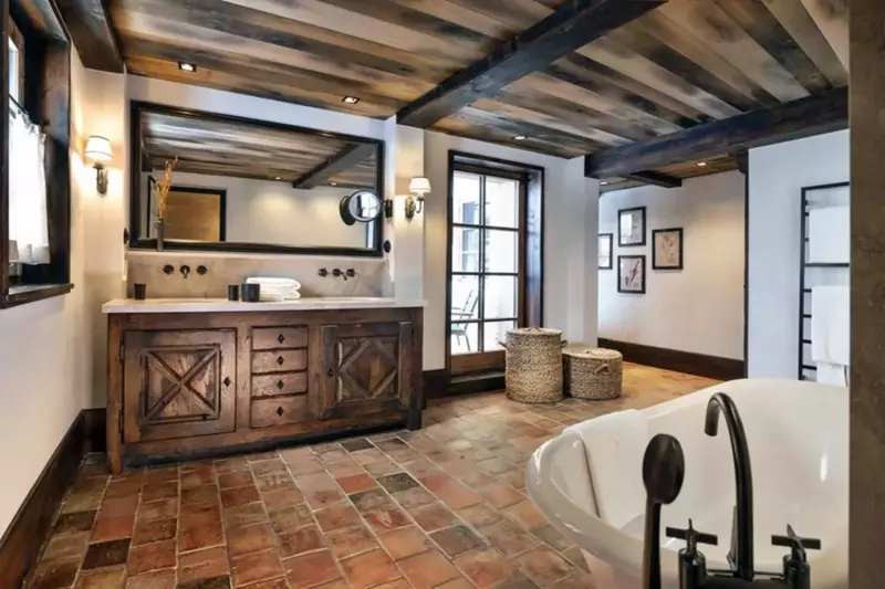 2 Bedroom Snow Front Suite