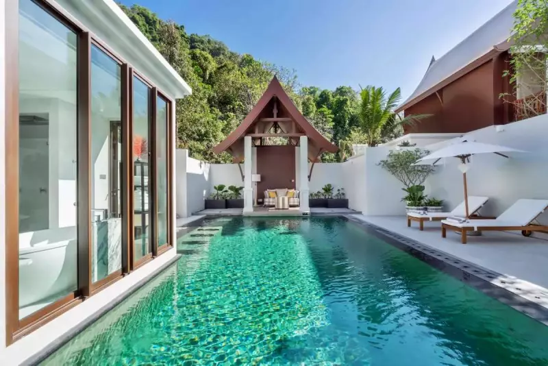 Club Pool Villa