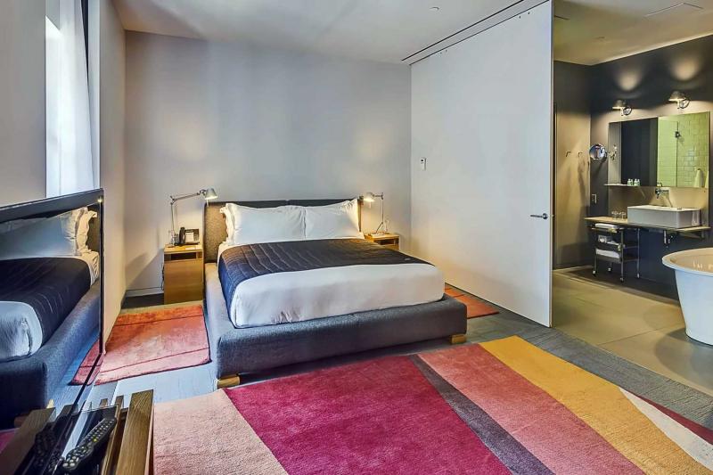 Deluxe Suite