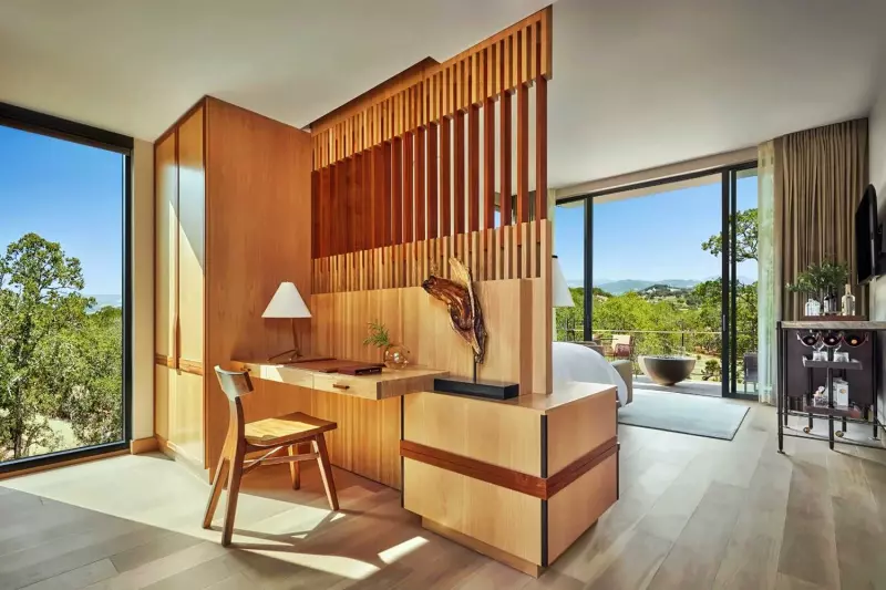 Deluxe Mountain View Room 