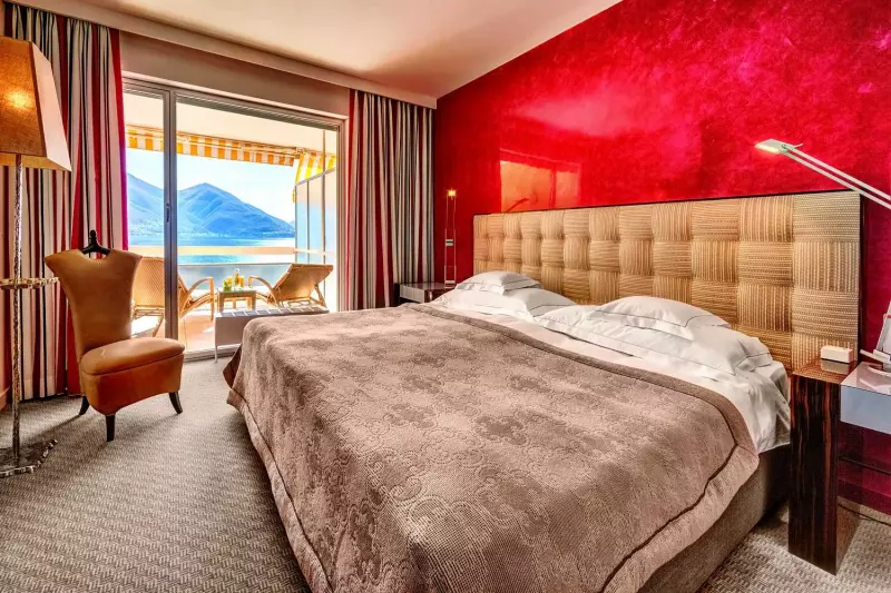 Deluxe Lake View Balcony Room