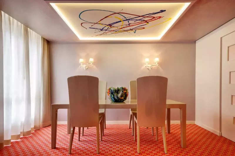 Junior Lake View Suite
