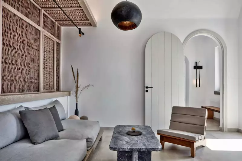 Honeymoon Pool Suite