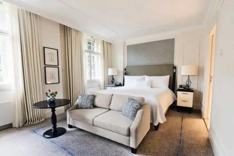 Grand Premier Patio Room