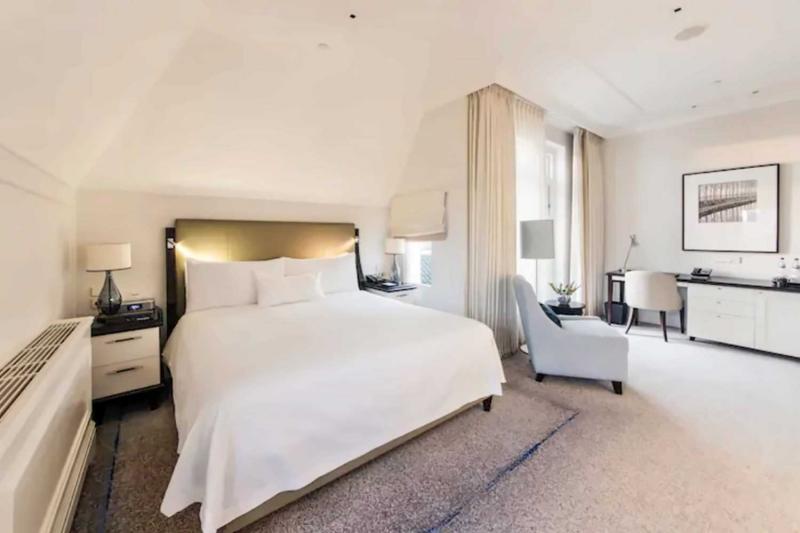 Grand Premier Balcony Room