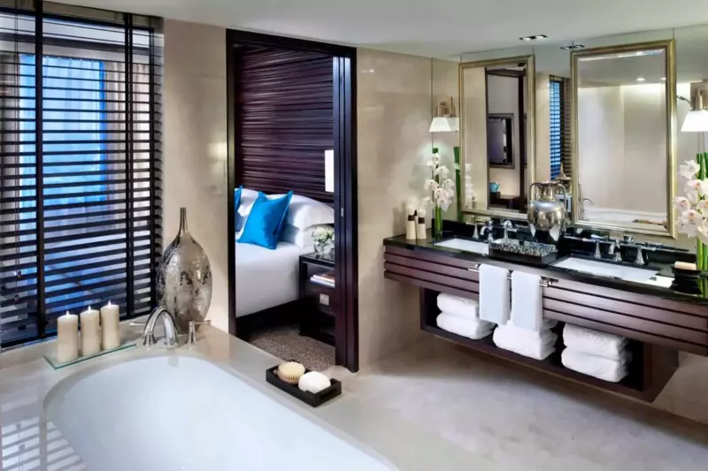 Urban City View Suite