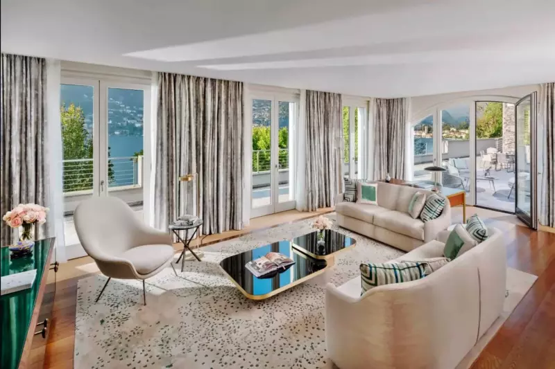 Panoramic Pool Suite