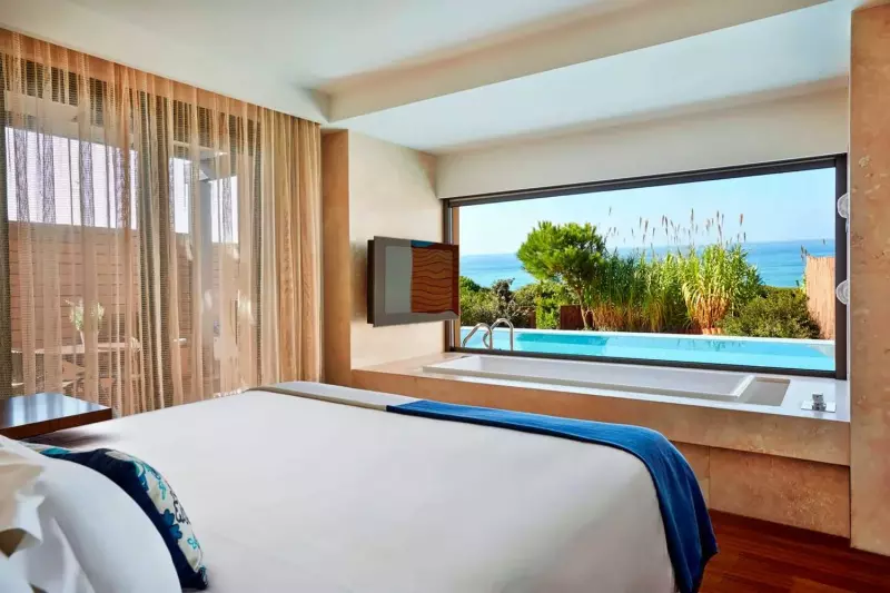Premium Grand Infinity Sea View Pool Suite