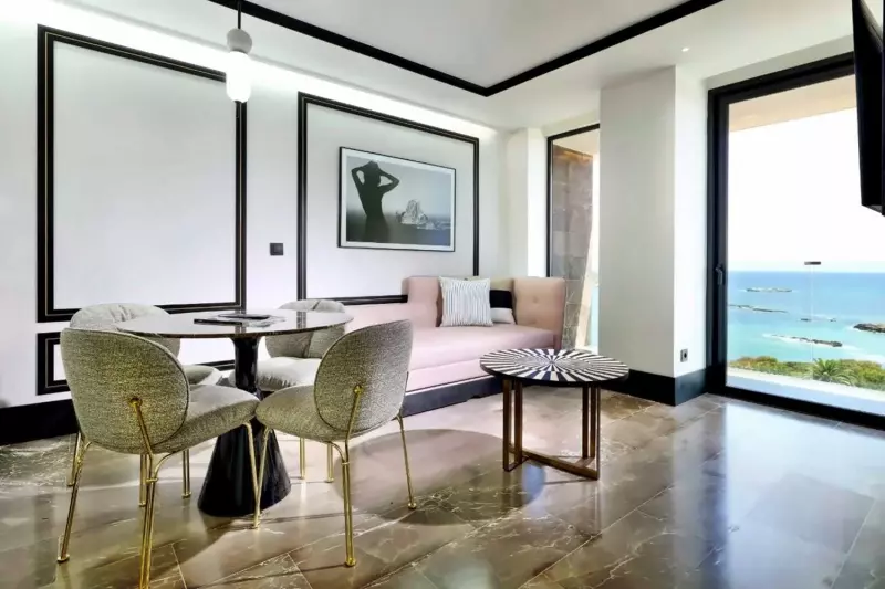Sea View Suite