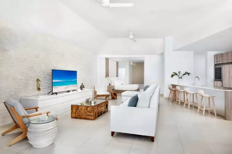 3 Bedroom Luxury Oceanfront Penthouse Suite