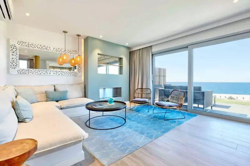 3 Bedroom Cliff Duplex Deluxe Pool Suite