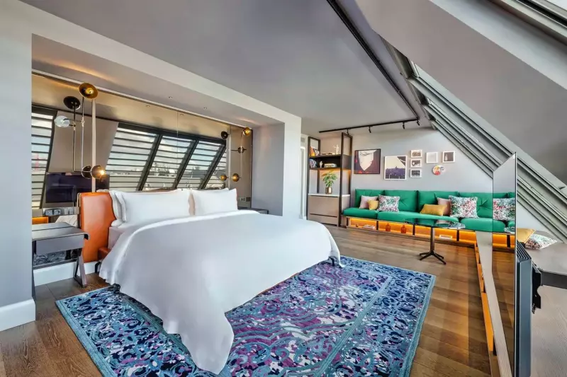 Top Floor City View Loft Room