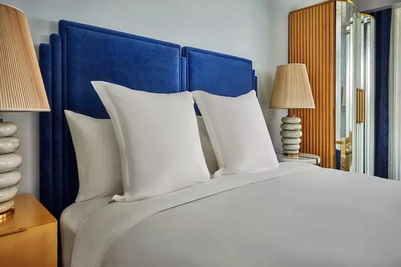 Deluxe Skyline Suite