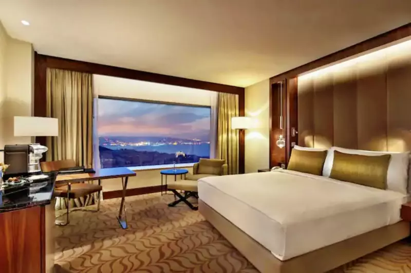 Deluxe Kitchen Suite