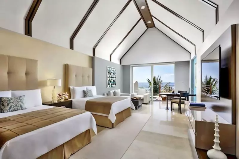 Governor Ocean View Suite