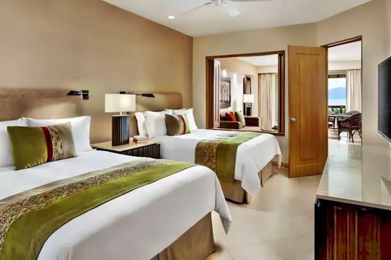 Parlor Ocean View Suite 