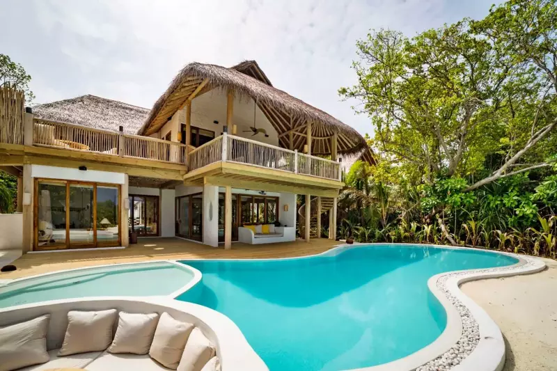 3 Bedroom Beach Pool Retreat