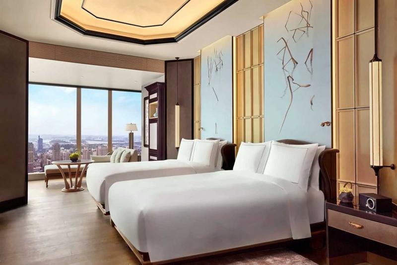 Deluxe Lake View Room